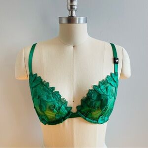 Victorias Secret Very Sexy Low Cut Demi Lace Appliqué Bra- Green- Size 32DD- NWT